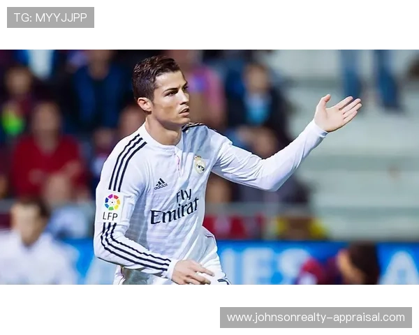 C罗家冰箱里塞满蛋白粉，连矿泉水都按毫升算着喝