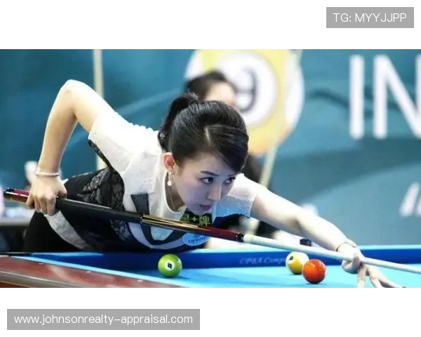 潘晓婷打完一场球，隔天网红咖啡厅被她承包了半张桌子你说这生活咋这么扎眼？